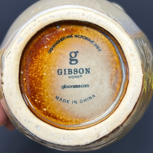 Large 20 oz glazed stoneware 3D Hedgehog shaped mug by Gibson - Picture 6 of 9